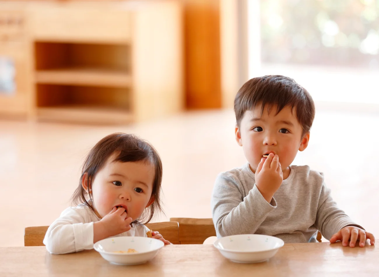 Four foods that cause cavities in children and should be avoided for better dental health
